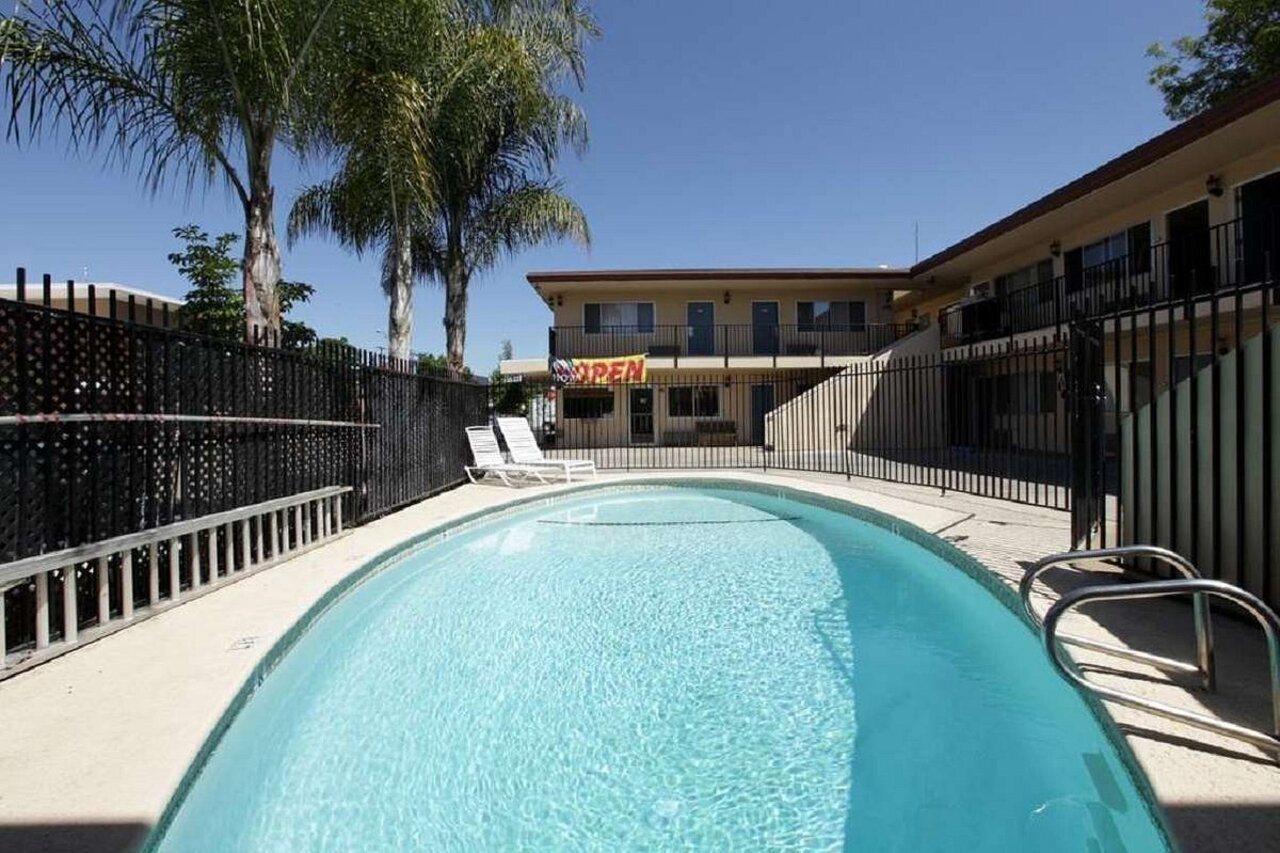 Americas Best Value Inn Visalia Luaran gambar