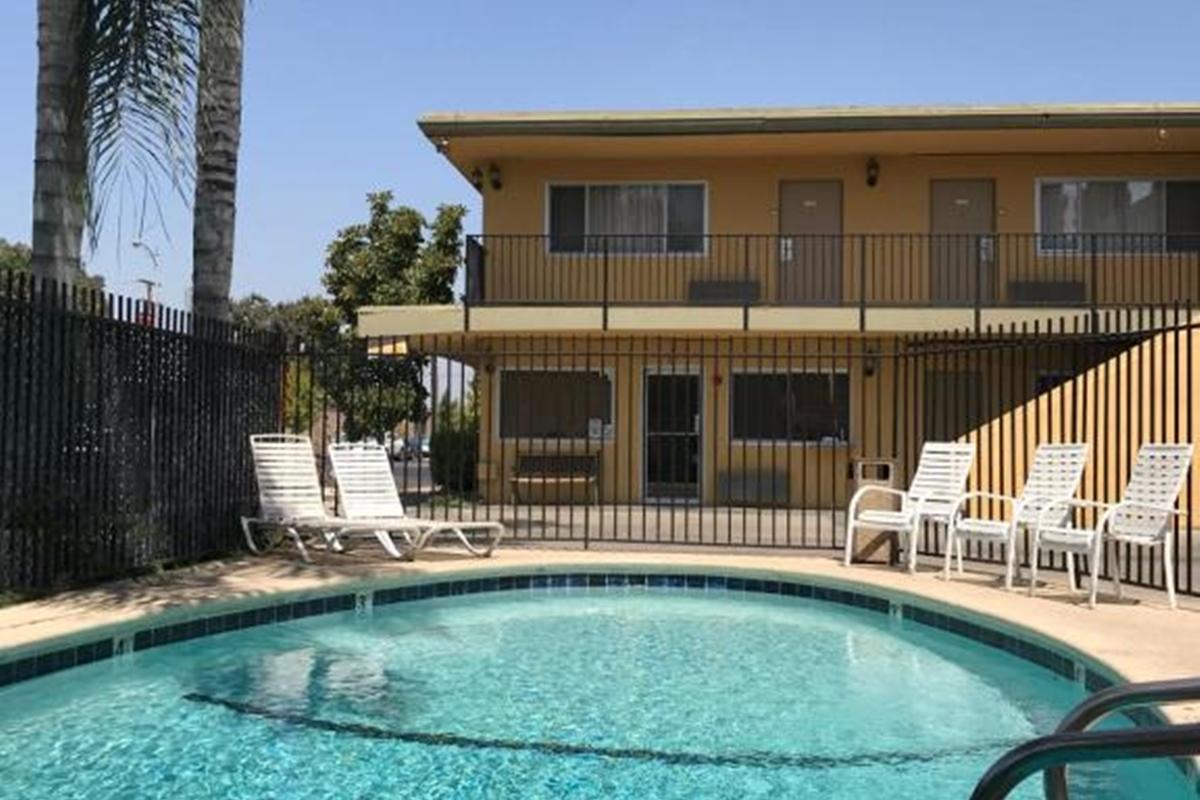 Americas Best Value Inn Visalia Luaran gambar